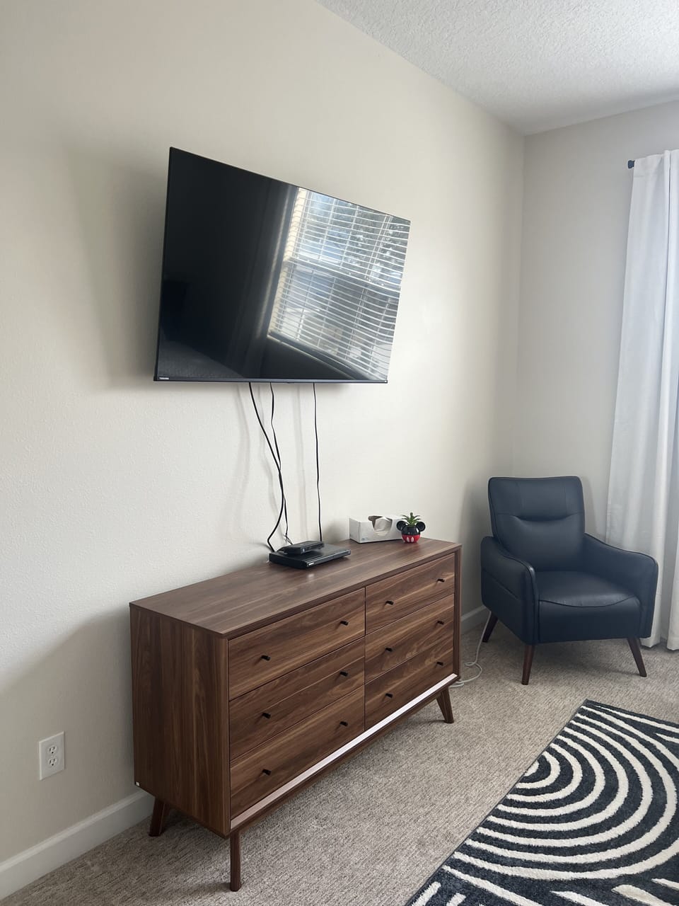 dresser/tv for 2 queen bed room