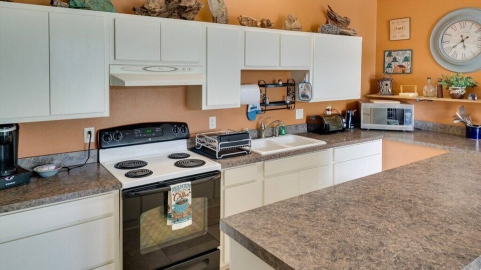 Cheerful Kitchen Space