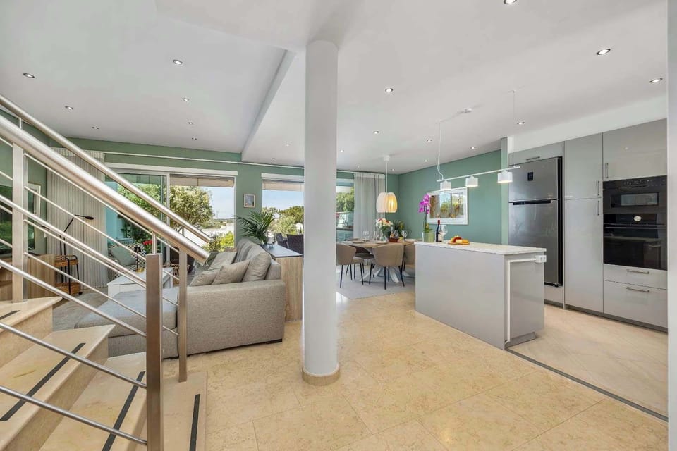 Open Space Living & Dining Area