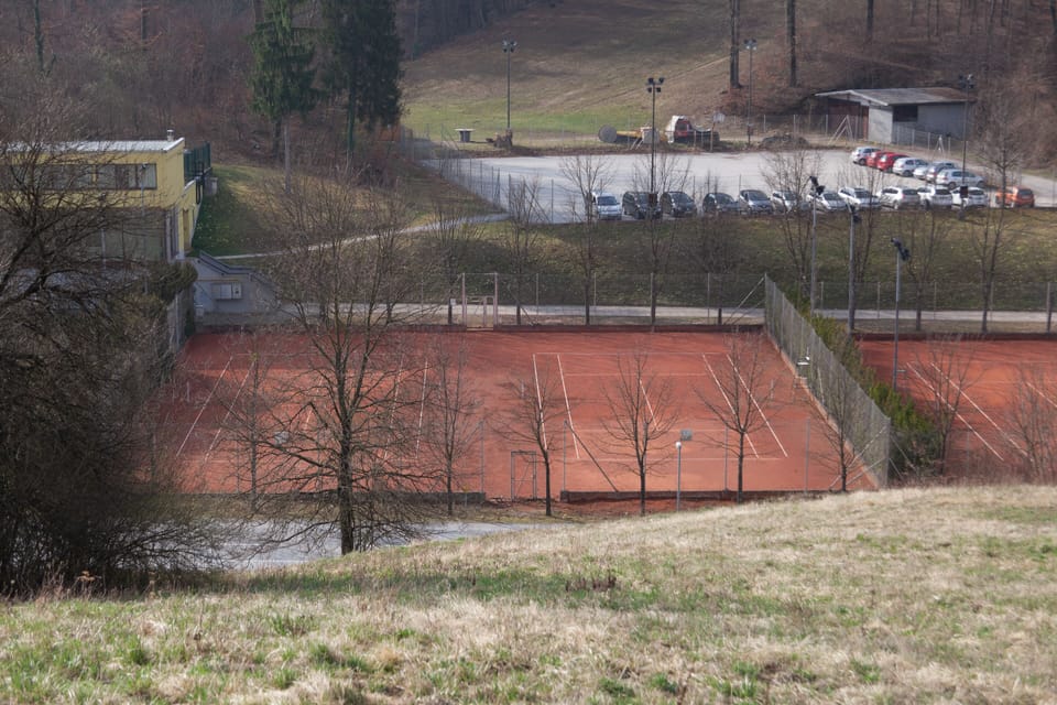 Tennis court