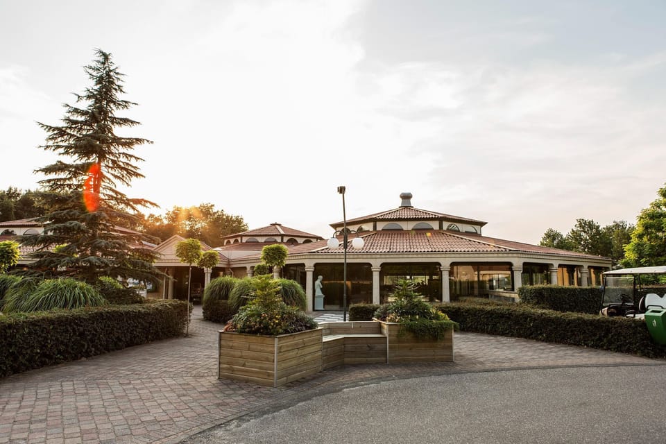 Entrance / Reception