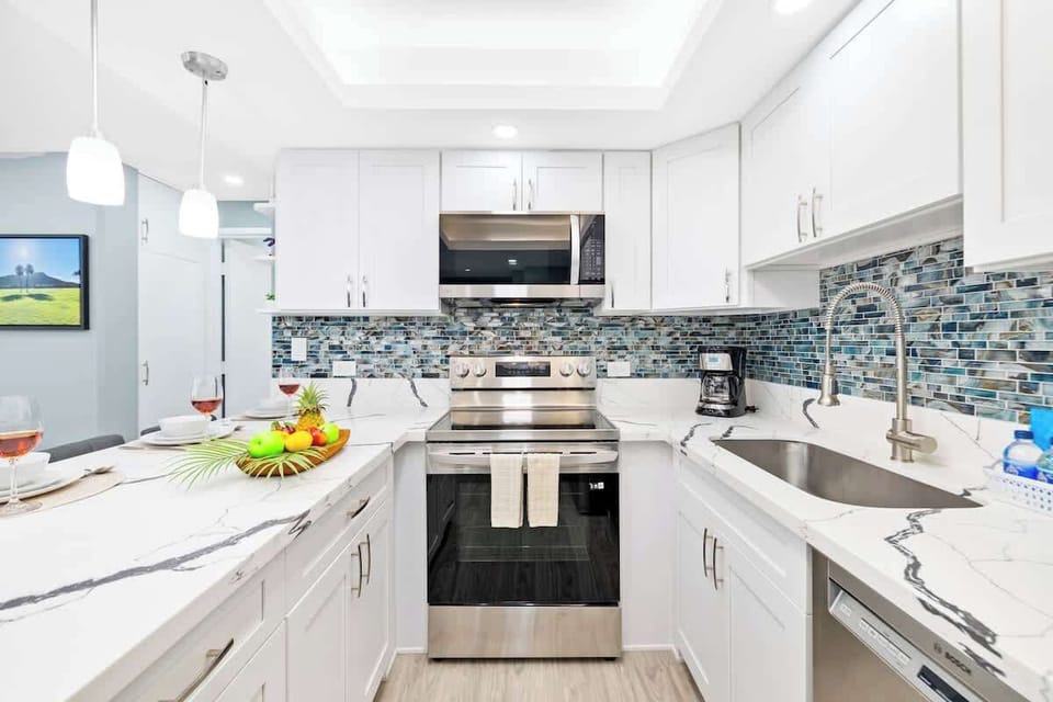 Make delicious meals in this fully-equipped kitchen!