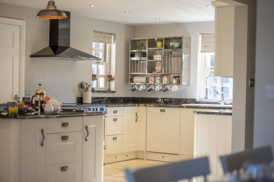 Ground floor: Well-equipped kitchen