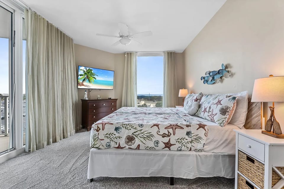 Guest bedroom suite