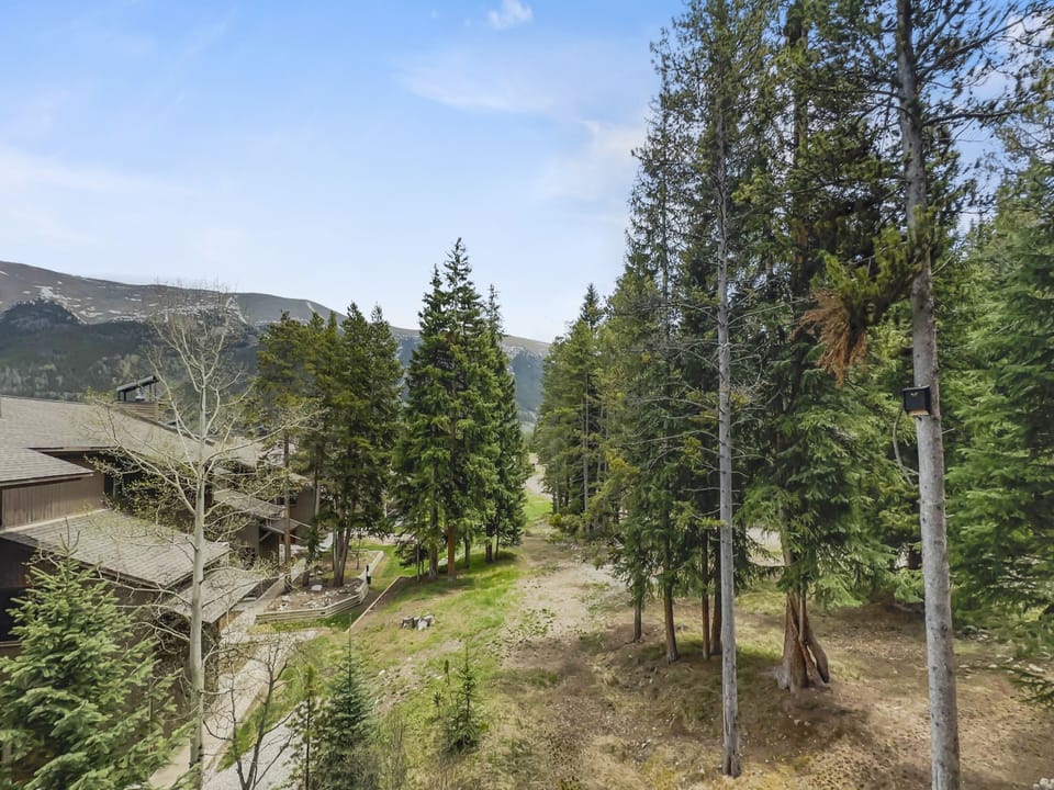 Room, 1 Bedroom | Property grounds
