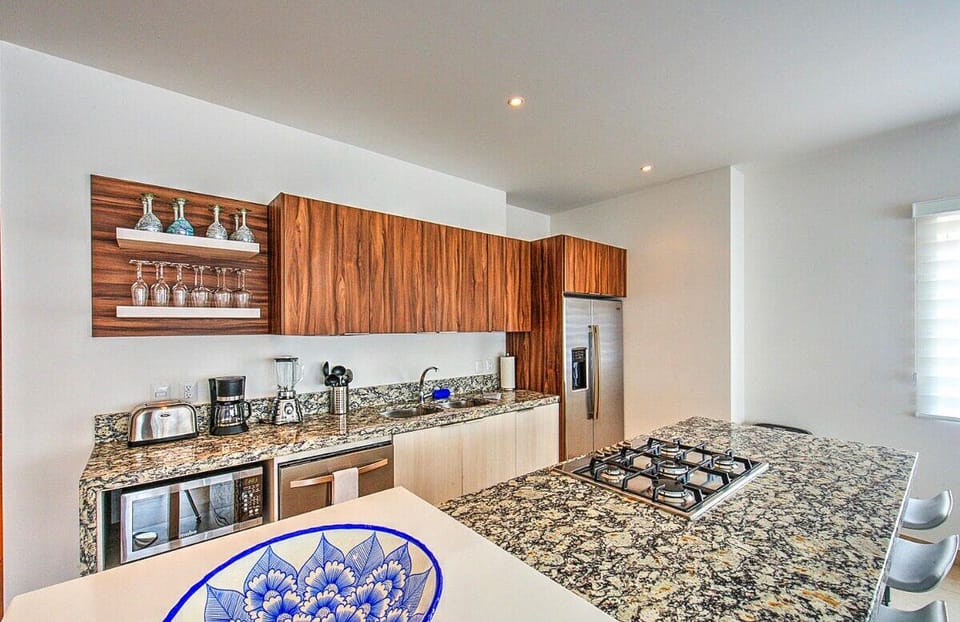 Elegant and fully-equipped kitchen