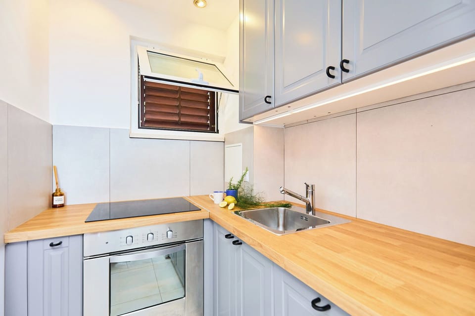Well equipped kitchen