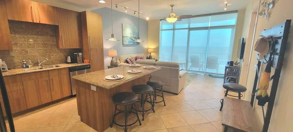 Condo, Multiple Beds, Balcony, Ocean View | Interior