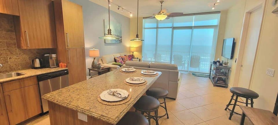 Condo, Multiple Beds, Balcony, Ocean View | Interior