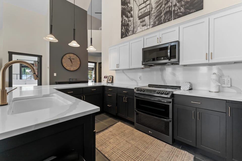Condo (3 Bedrooms) | Property amenity