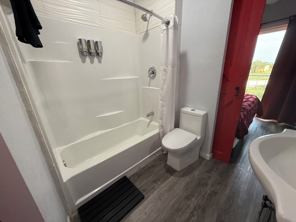 Luxury House | Bathroom | Combined shower/tub, designer toiletries, hair dryer, towels