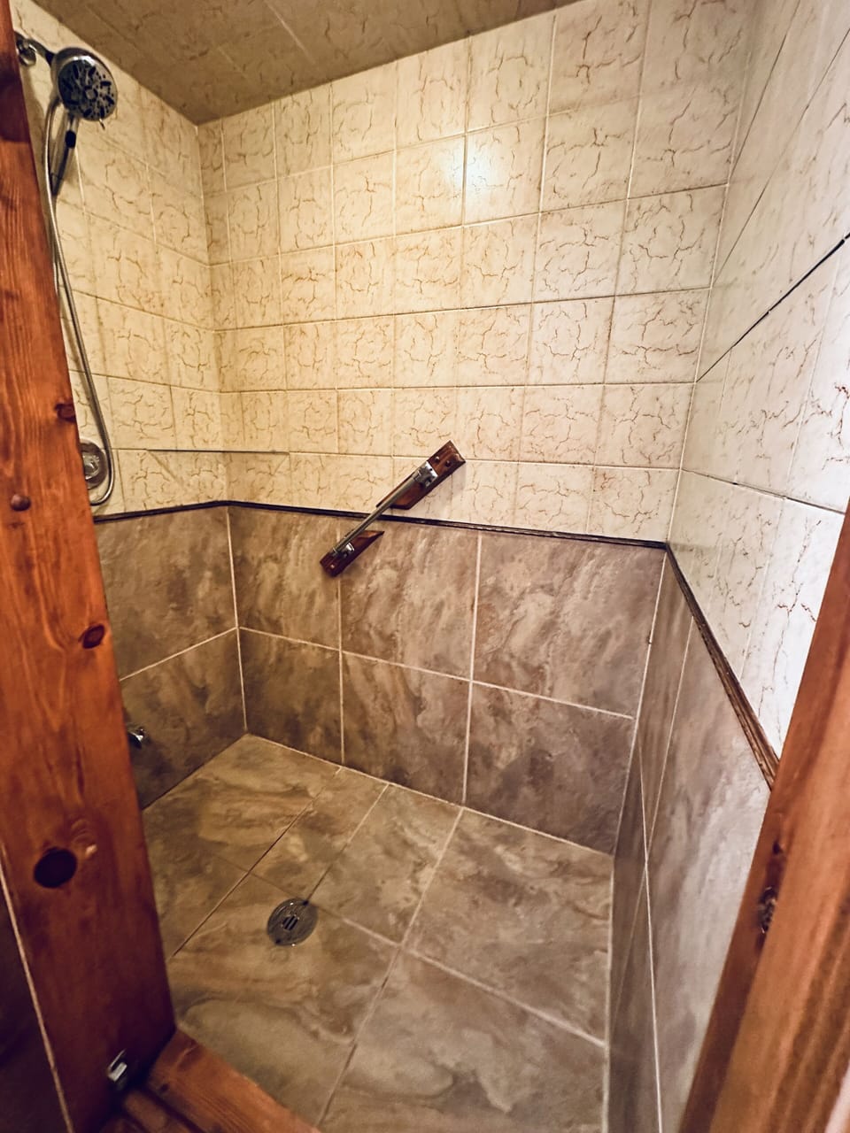 Main bedrooms walk in shower 