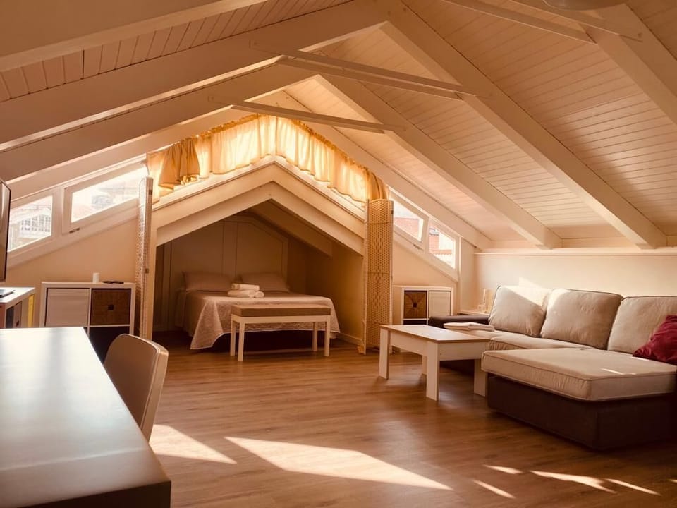 Deluxe Studio | Individually furnished, desk, free WiFi