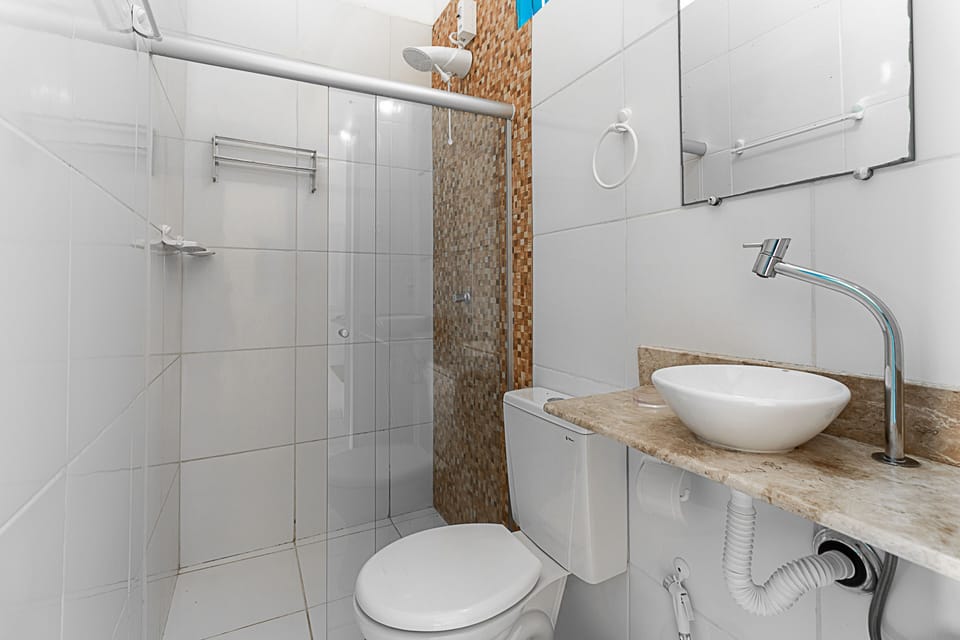 Traditional Triple Room | Bathroom