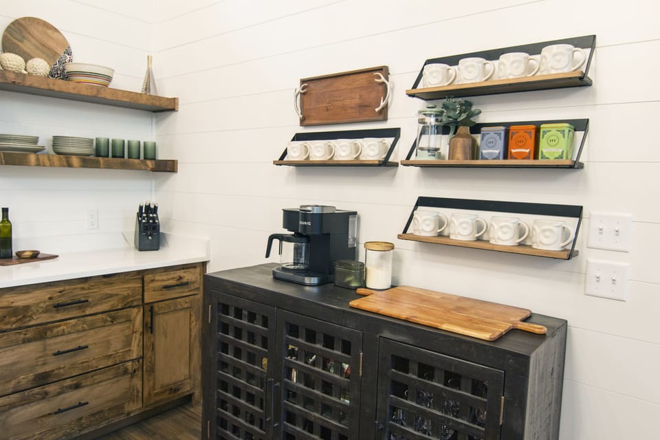 Coffee anyone? Keurig duo, kettle or french press - you pick! 