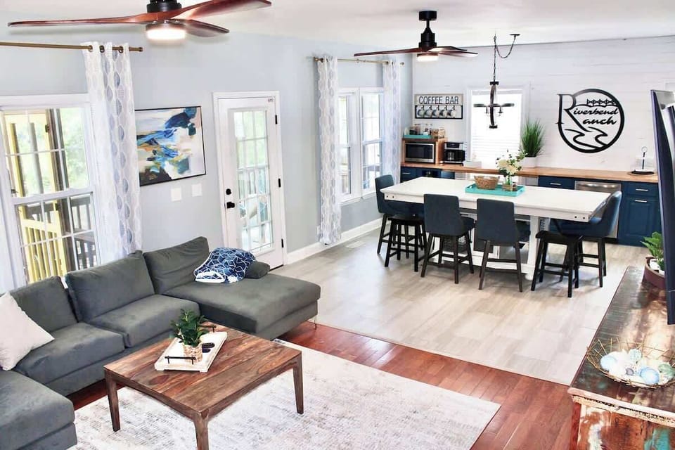 The living spaces seamlessly blend together in form and function.