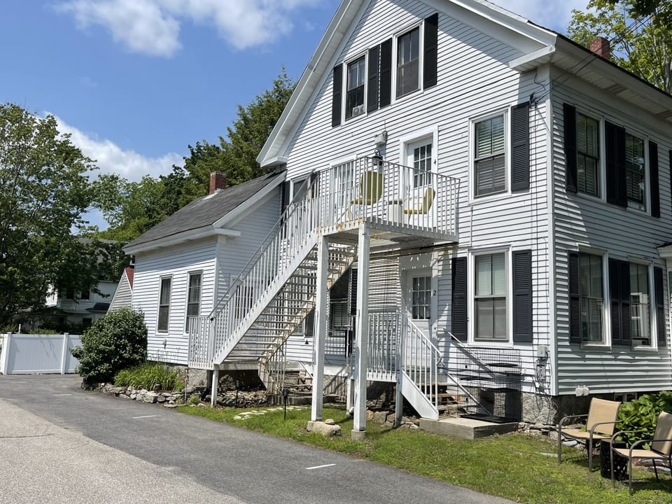 Studio is on first floor with convenient  street-side parking