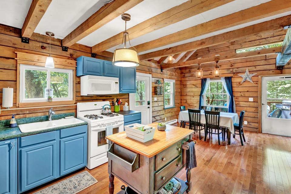 130 Riverwood Lane - Interiors-37