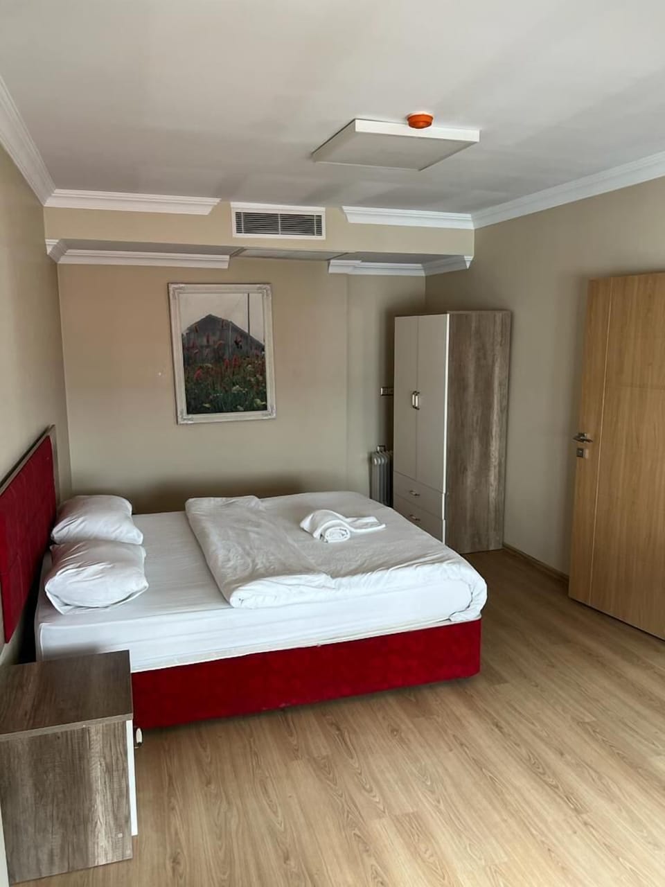 Deluxe Apartment | 1 bedroom, desk, laptop workspace, iron/ironing board