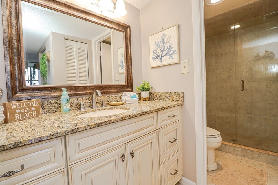 St. Augustine Beach Rentals Primary Bathroom