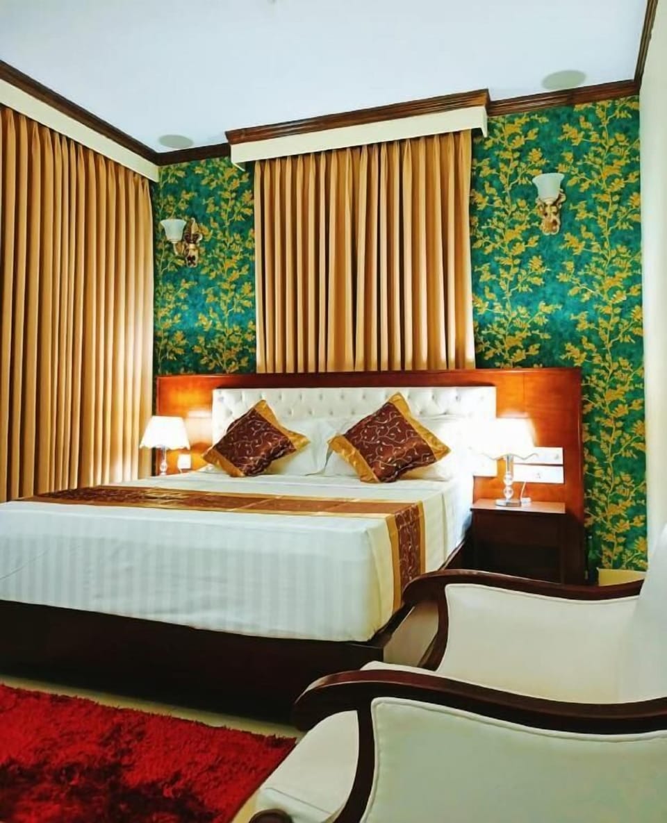 Deluxe Double Room Single Use | Memory foam beds, individually decorated, individually furnished, desk