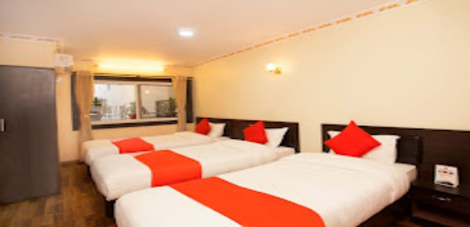 Triple Room | Free WiFi, bed sheets