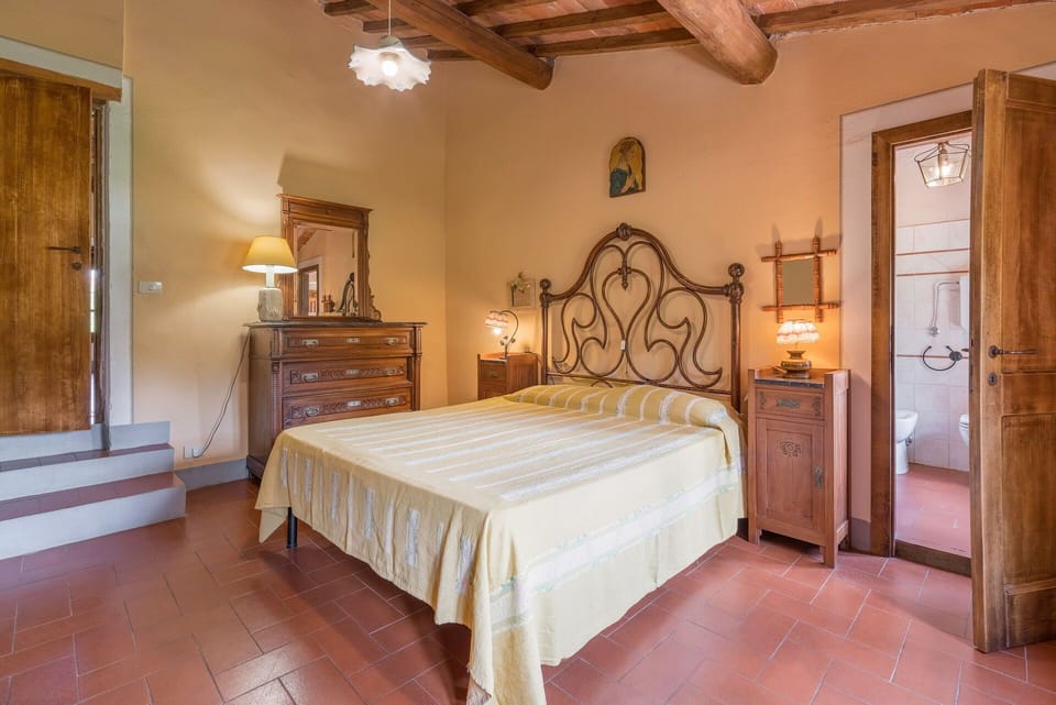 Amenities, Autumn, Bedroom, Room Detail, Spring, Summer