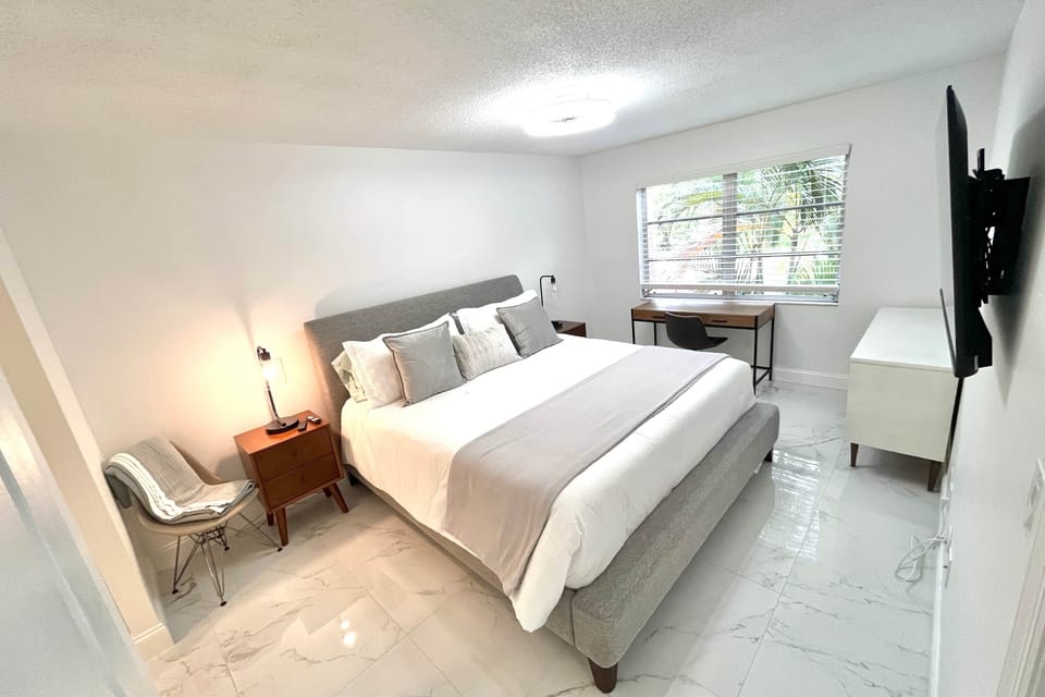 Master Bed 1