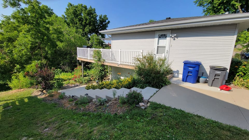 House side-steps to VRBO