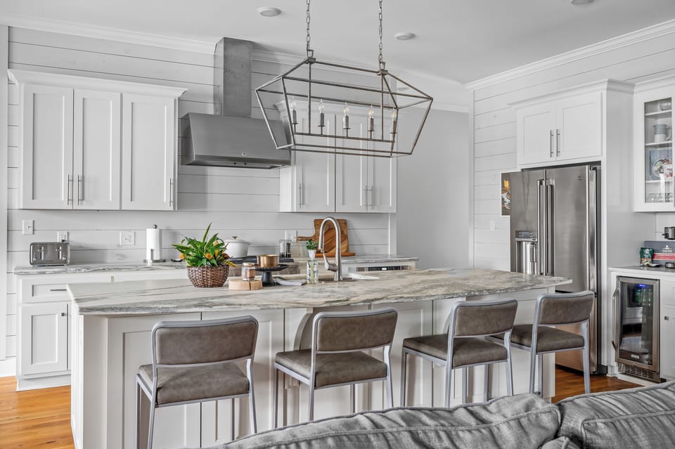Kitchen with large bar/island, great for meals with extended family