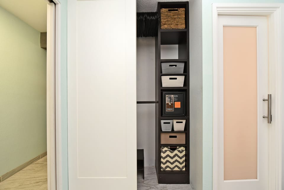 Luxury Condo | Wardrobe