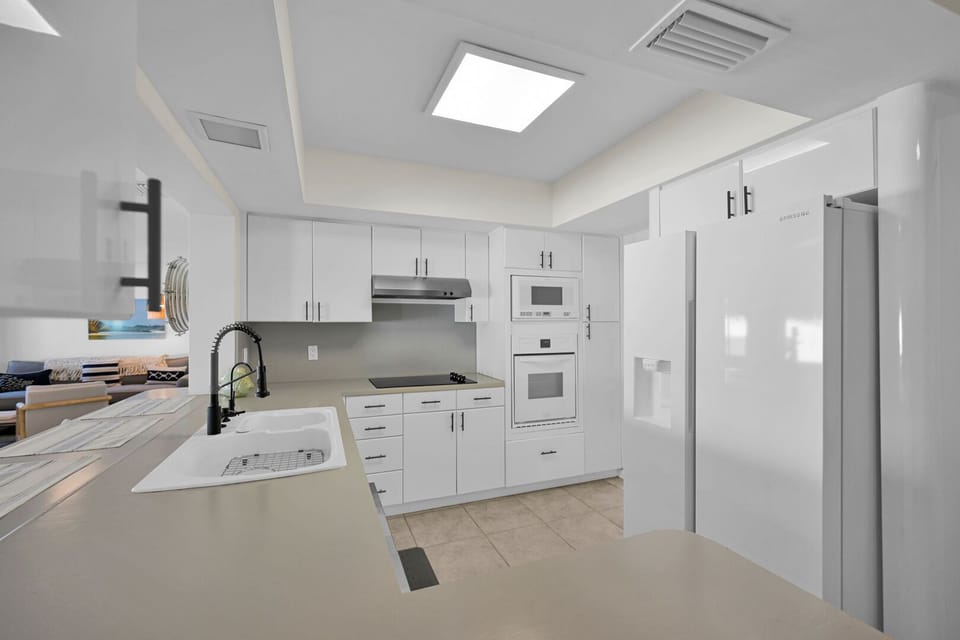 Fully stocked kitchen with all utensils, silverware and crockery provided for you