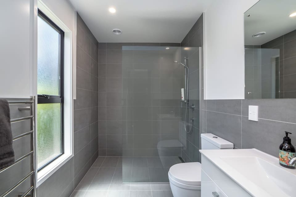 Main bathroom