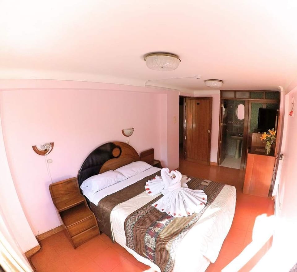 WiFi (free), bed sheets