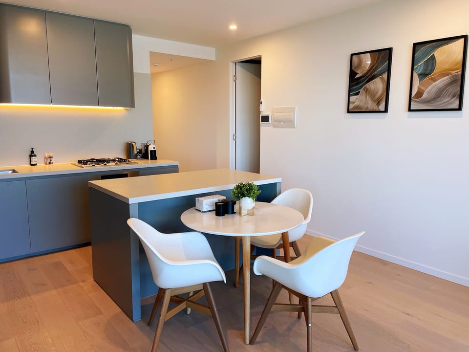 Dining & kitchen