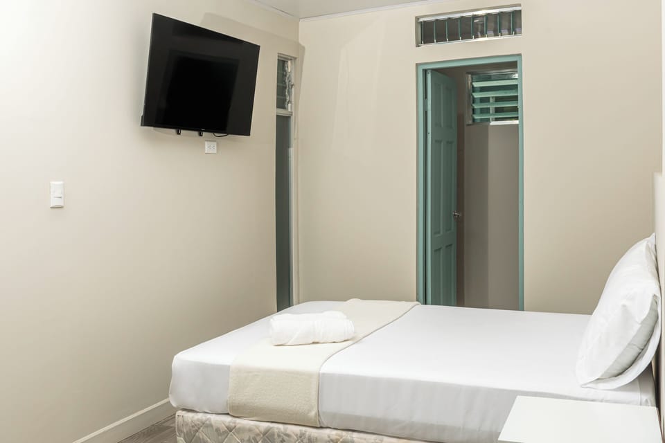 Deluxe Double Room | Free WiFi, bed sheets