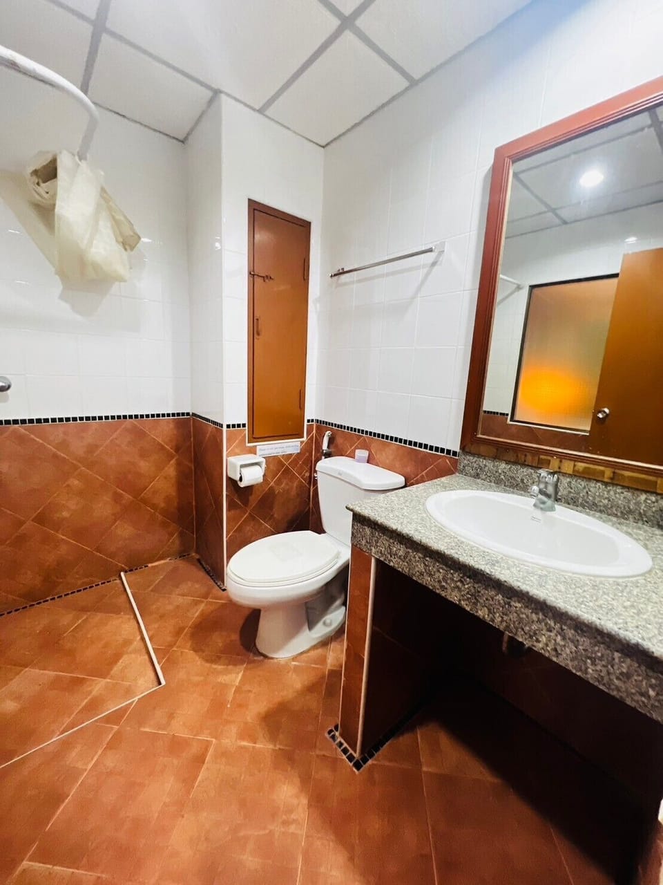 Deluxe Double Room | Bathroom | Hair dryer, bidet, towels, soap