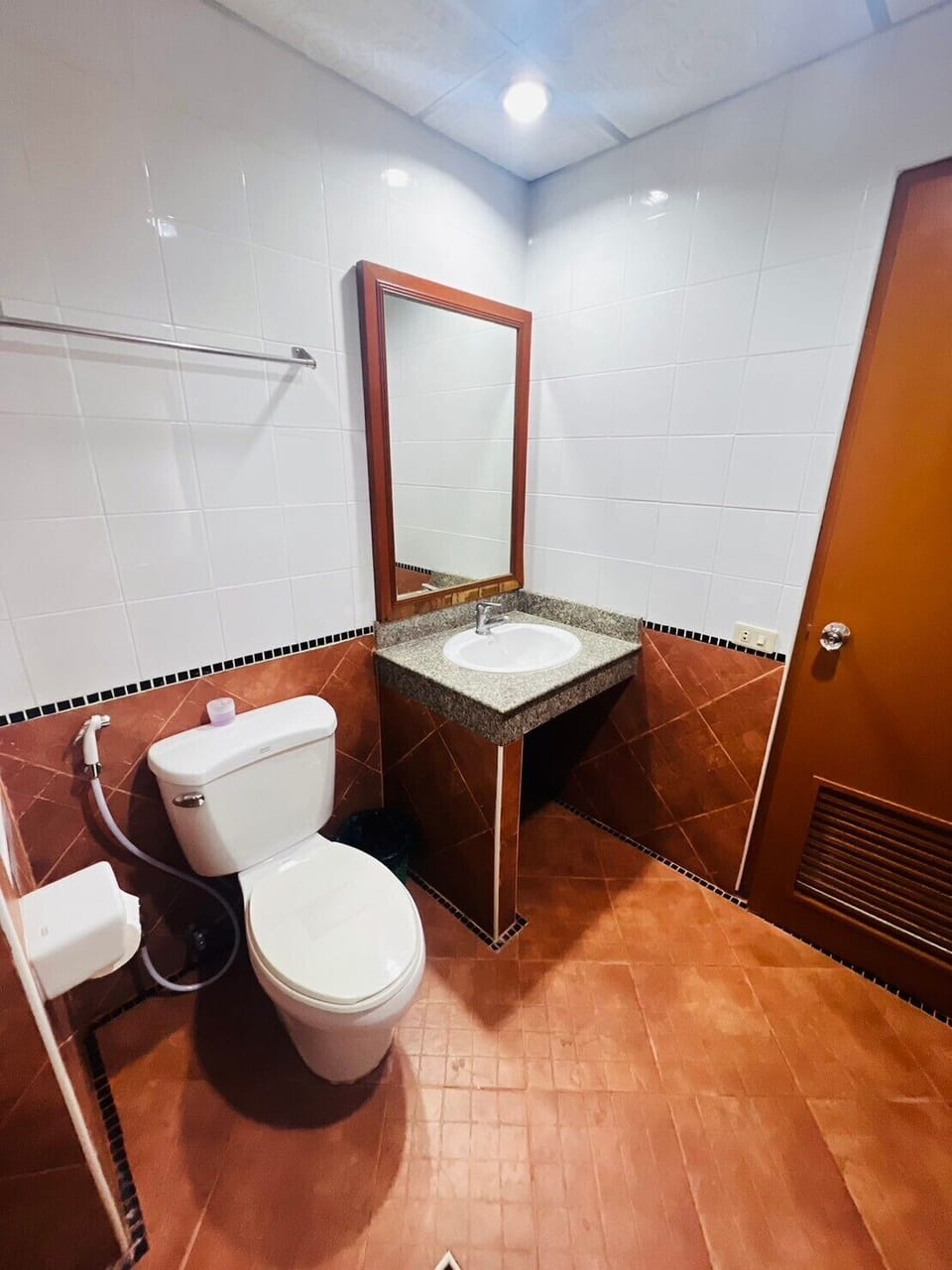 Deluxe Double Room | Bathroom | Hair dryer, bidet, towels, soap