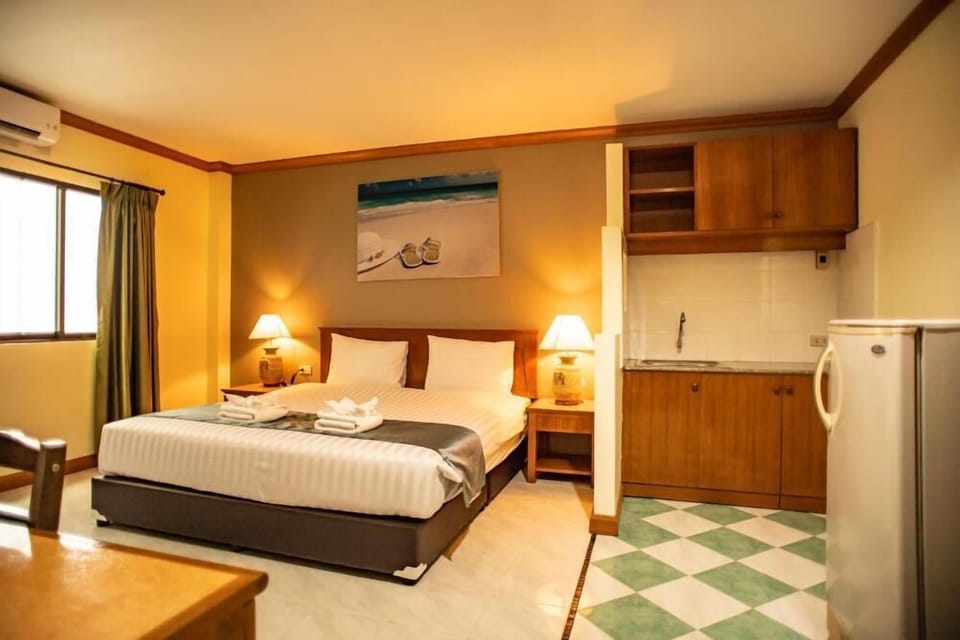 Superior Double Room | In-room safe, desk, laptop workspace, soundproofing