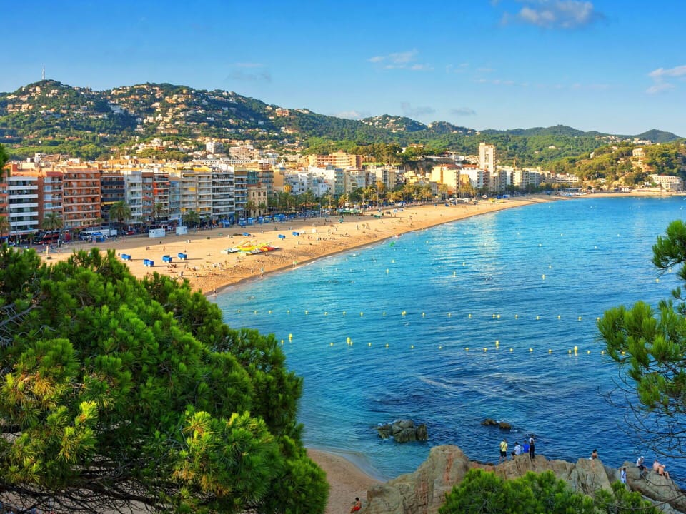 Water, Sky, Daytime, Azure, Building, Coastal And Oceanic Landforms, Body Of Water, Landscape, Beach, Natural Landscape