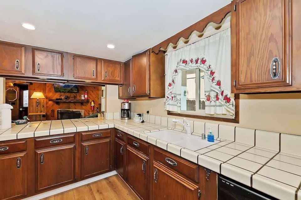 Kitchen. 
