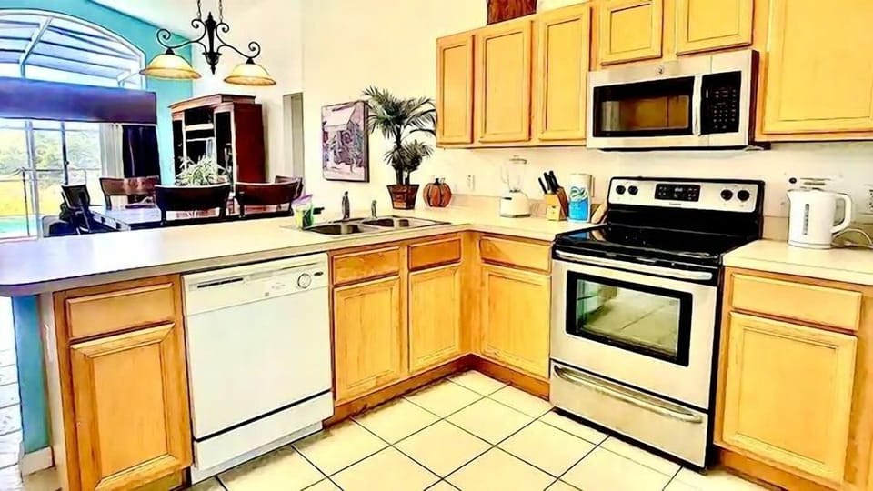 Fully equipped kitchen