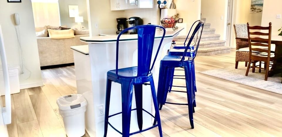 Breakfast bar seating, ideal for breakfast
