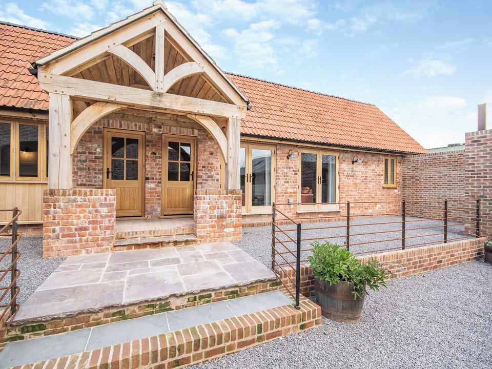 Exterior | The Red Rooster - Milton End Farm Barns, Arlingham, near Frampton-on-Severn