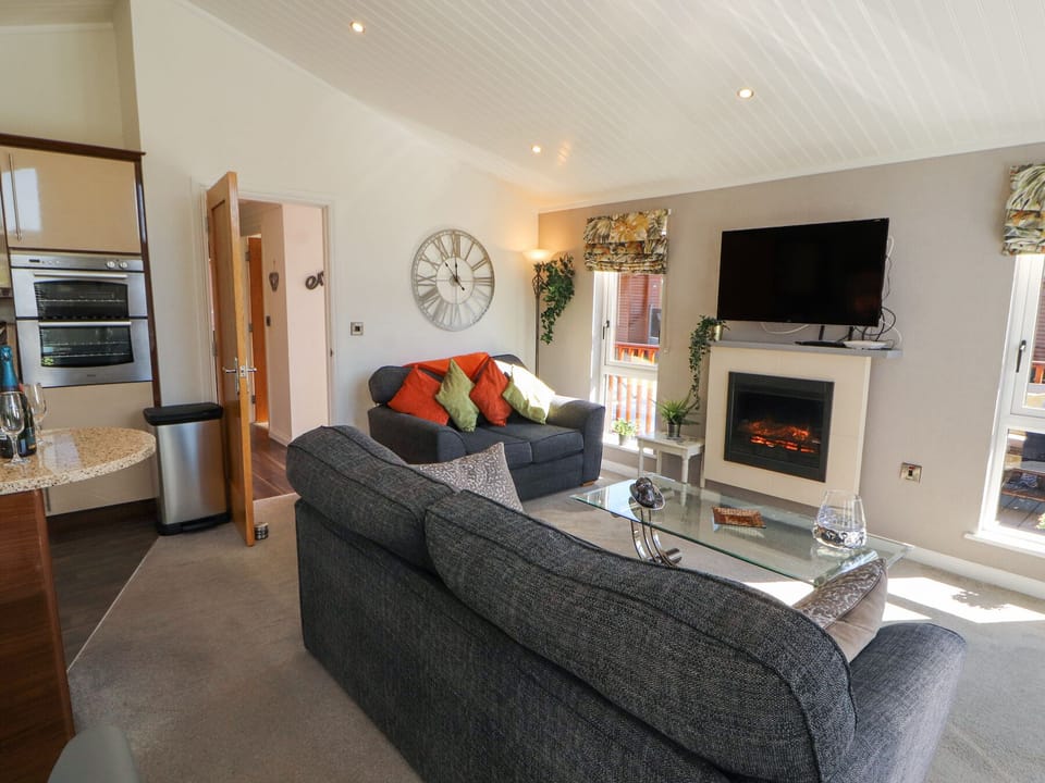 Cottage | Living area | Fireplace