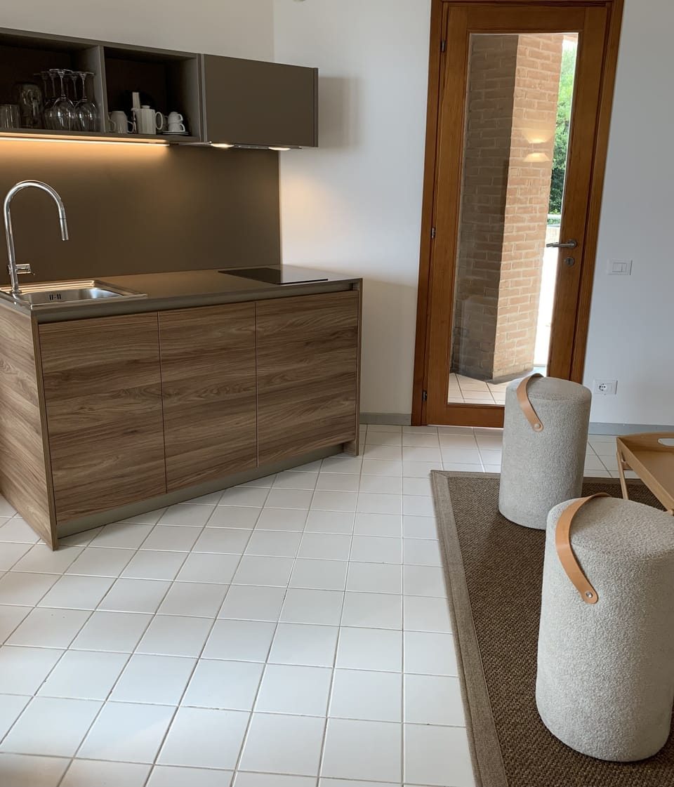 Classic Suite | Private kitchen | Mini-fridge, oven, stovetop, dishwasher