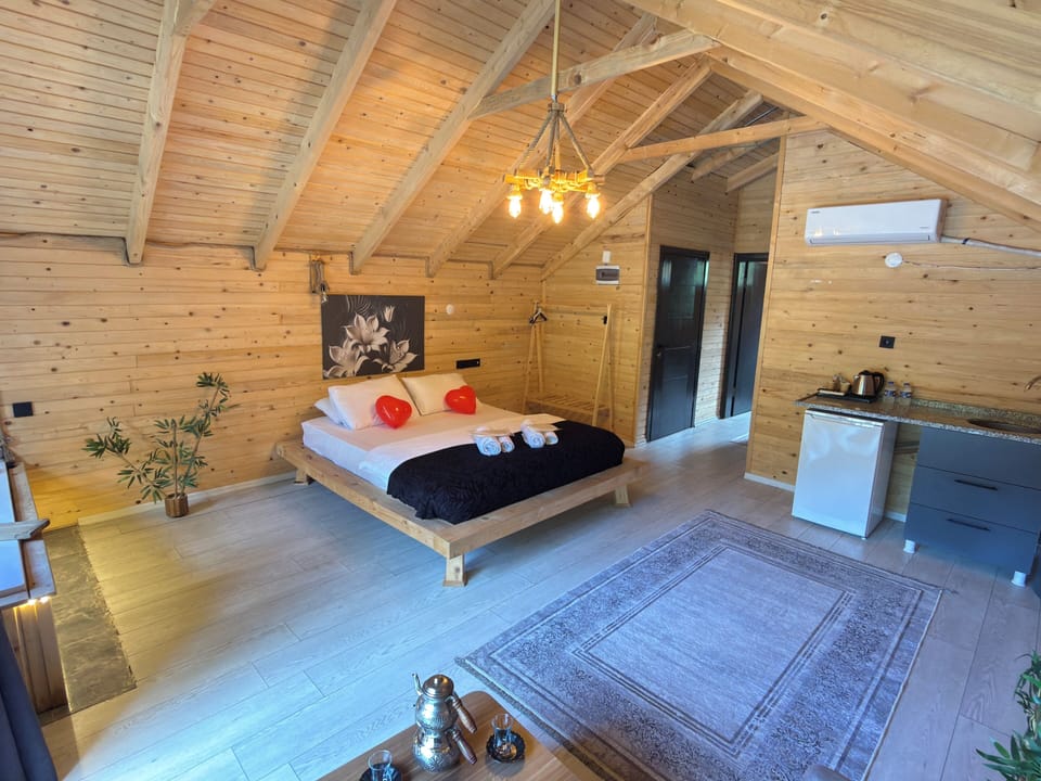 Luxury Suite | 2 bedrooms, Egyptian cotton sheets, premium bedding, desk