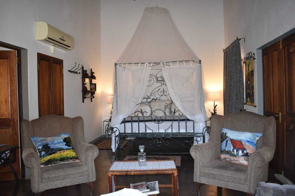 Honeymoon Suite, 1 Queen Bed | In-room safe, desk, laptop workspace, WiFi (free)