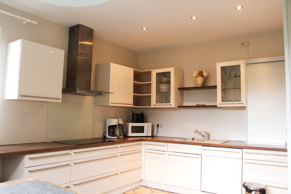 Cottage, 3 Bedrooms (120qm) | Private kitchenette | Fridge, stovetop, coffee/tea maker, electric kettle