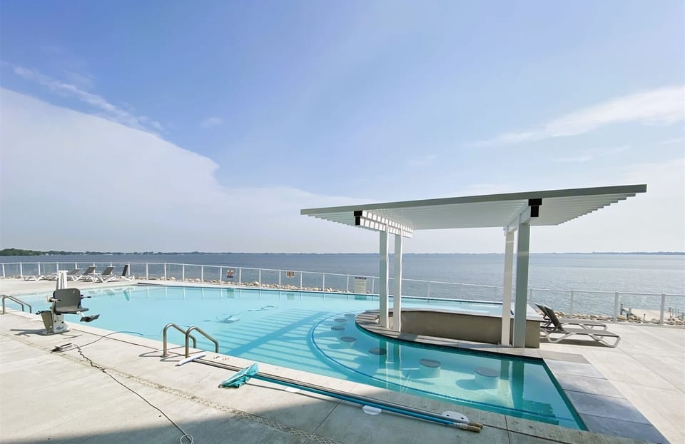 Community Pool overlooking the Lake!